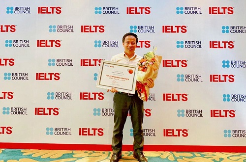 top-10-giao-vien-day-ielts-gioi-co-tieng-tai-tphcm-1