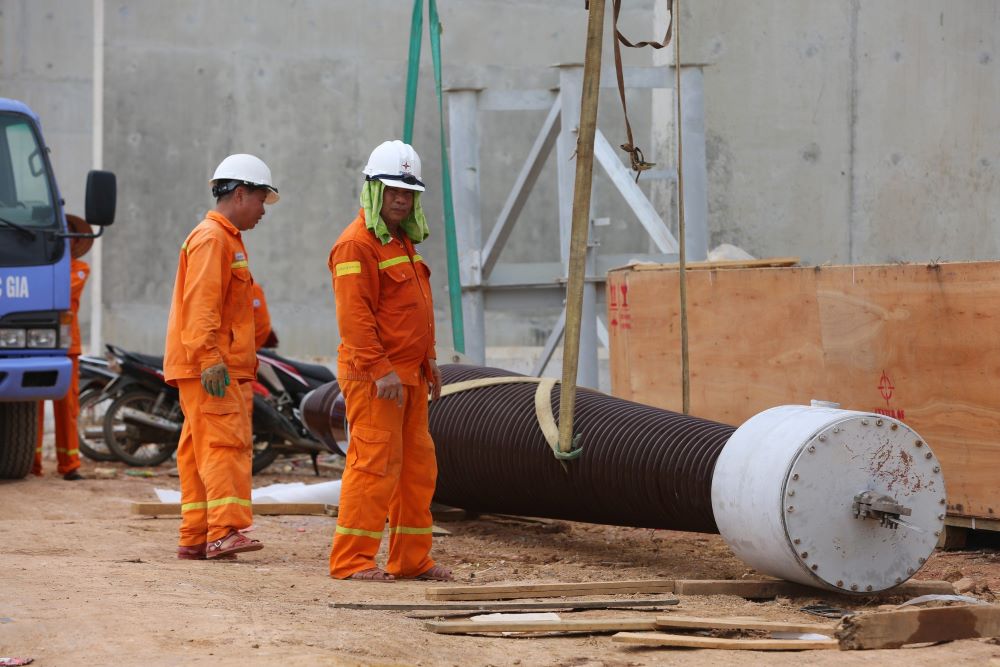 Thi công hệ thống cấp nước và tái lập mặt đường đảm bảo giao thông và mỹ quan đô thị.