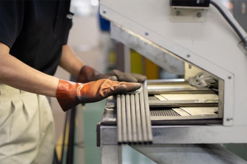 Hình ảnh dây chuyền sản xuất sản phẩm composite/kim loại