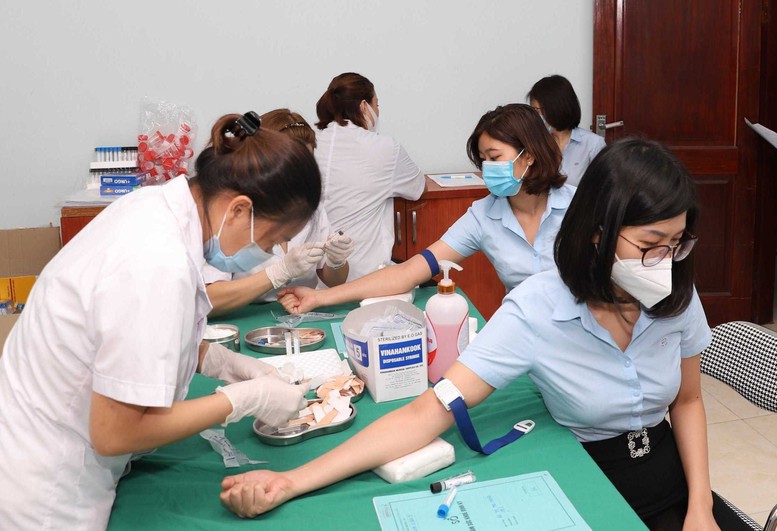 Các hoạt động CSR tiêu biểu: tri ân nhân viên, chăm sóc sức khỏe và lan tỏa yêu thương đến cộng đồng.